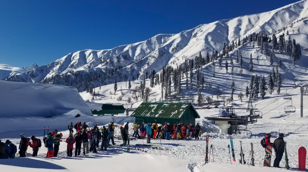 Why Must One Try Skiing in Gulmarg!
