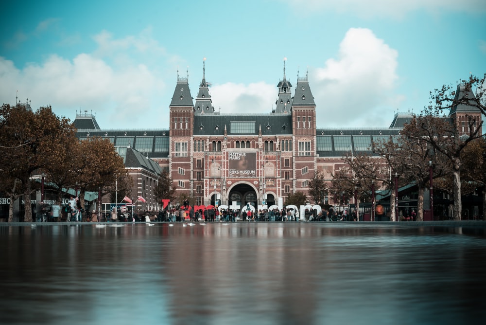 Travel in Complete Luxury to Amsterdam!