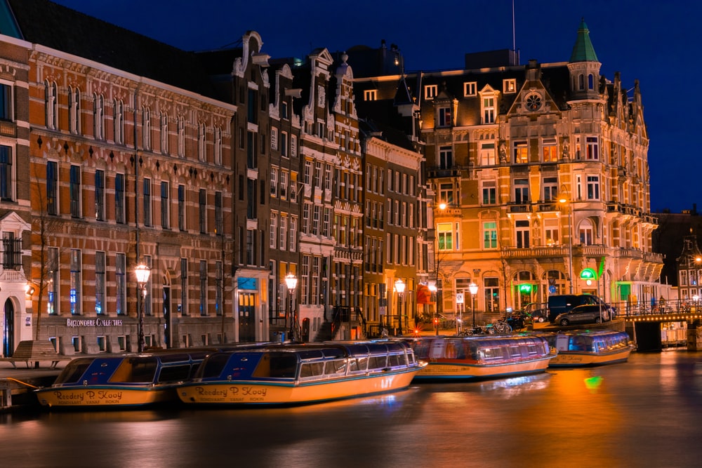 Travel in Complete Luxury to Amsterdam!