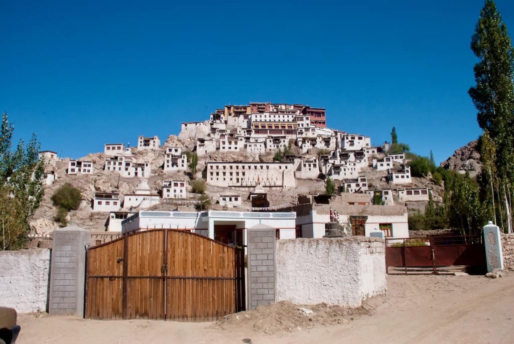 Explore and Fall in love with the beauty of Ladakh (India)